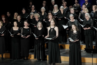 zdjęcie chóru Singakademie w czarnych strojach