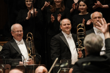 zdjęcie puzonistów FP oklaskiwanych na koncercie