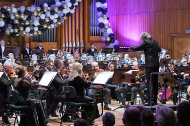 zdjęcie Orkiestry Symfonicznej FP w trakcie koncertu karnawałowego