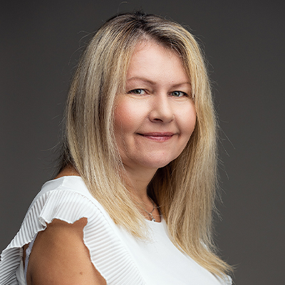 Danka Miernik zdjęcie kobiety w średnim wieku i blond włosach